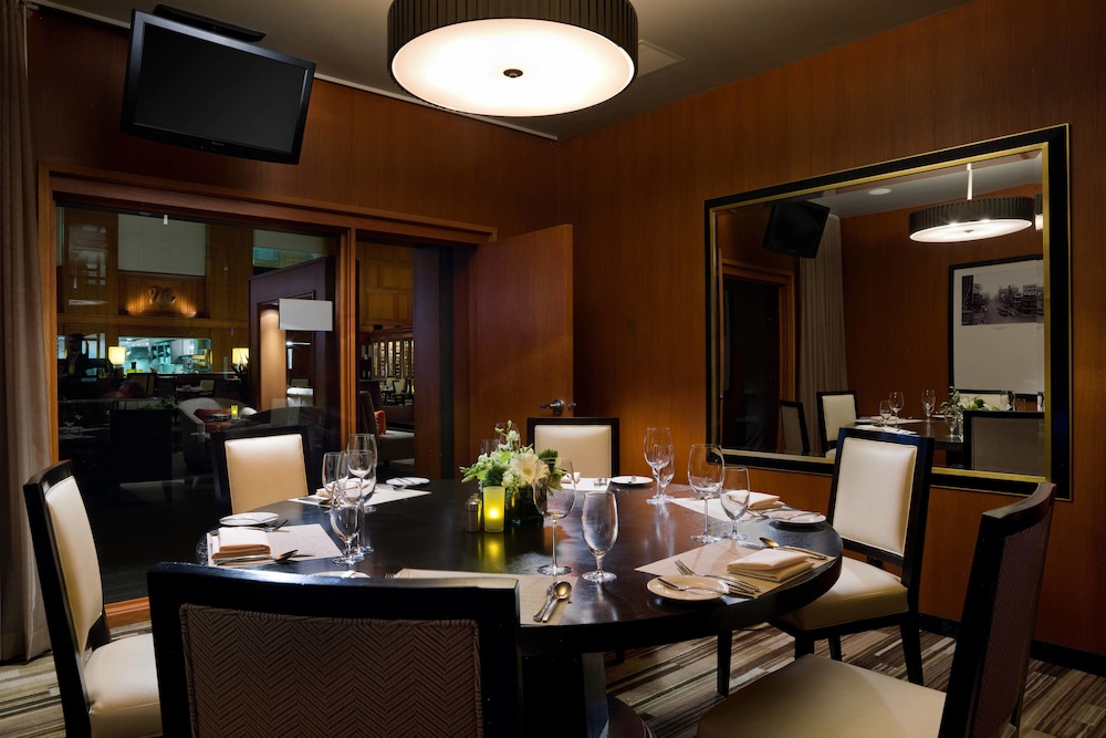 The Westin Minneapolis 37/42