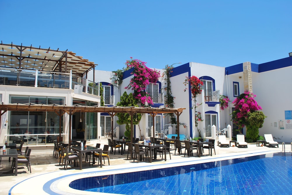 Serpina Hotel - Adults Only 18/68