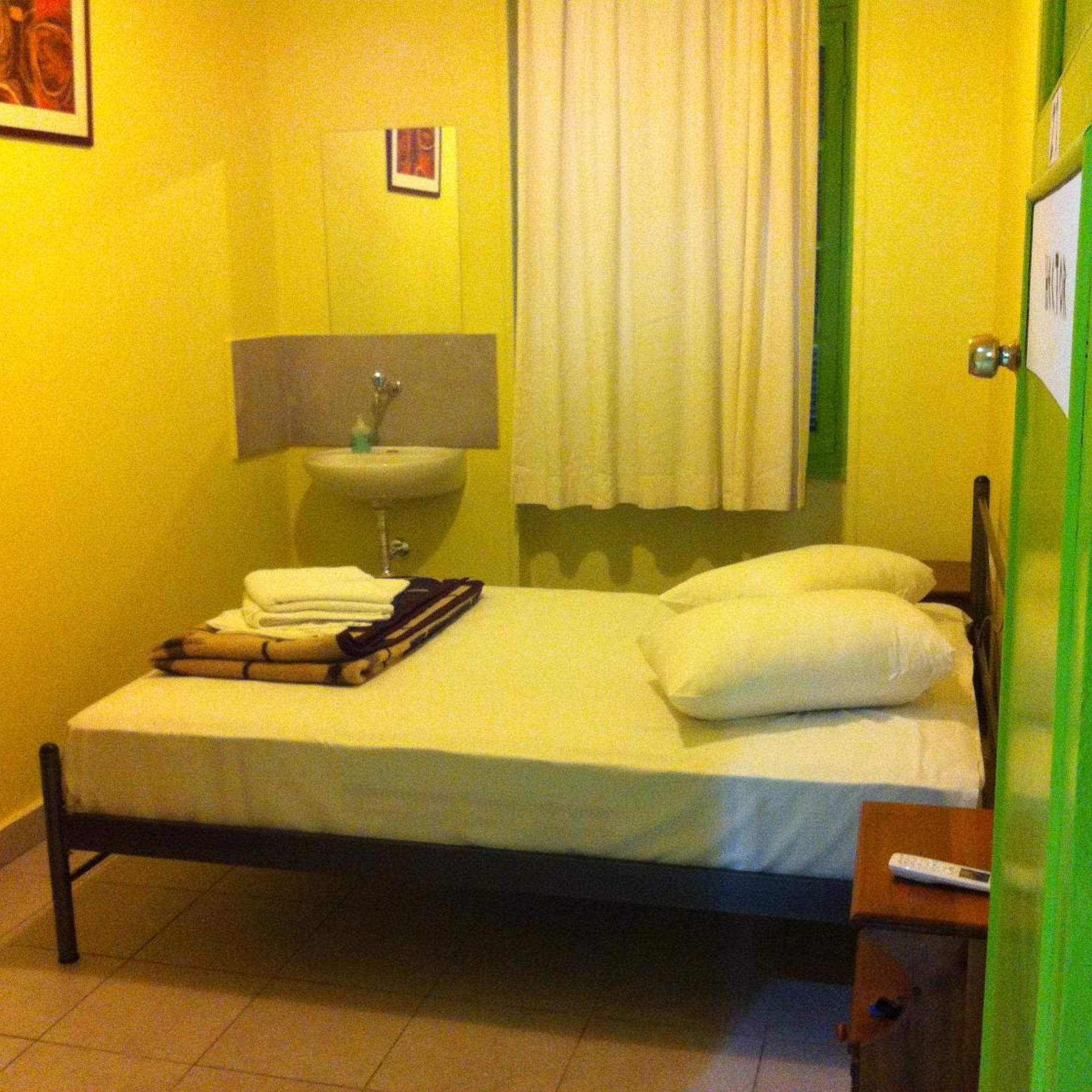 Zeus Hostel 37/39