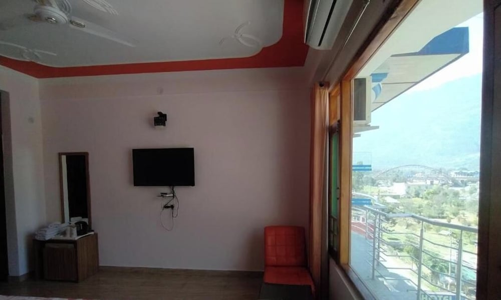 Hotel Sarla Regency 34/47