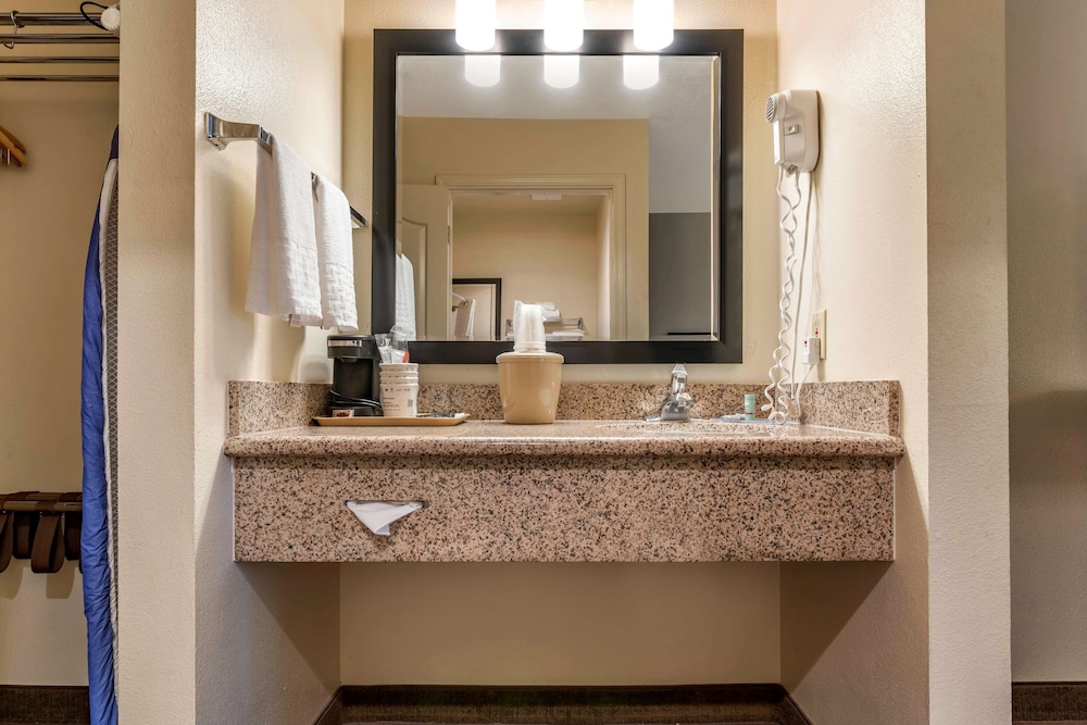 Best Western Luxury Inn 13/37