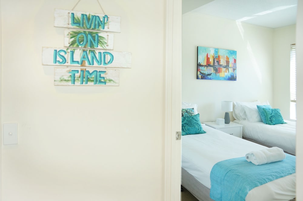 Blue C Coolangatta 57/77