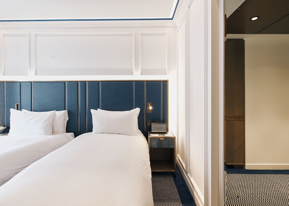 Page8, Page Hotels 17/63