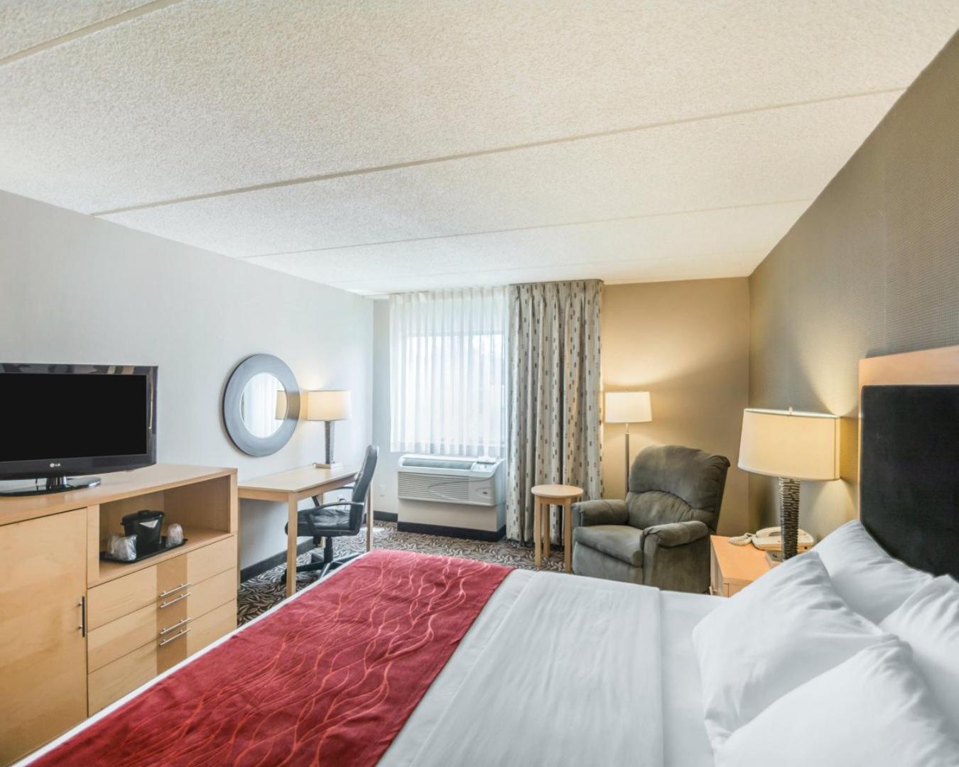 Room, King Bed, Jetted Tub