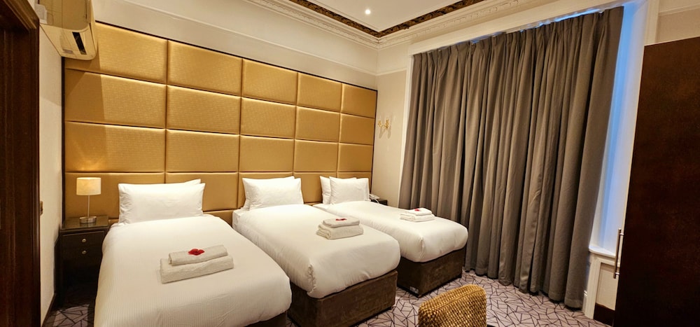 Hyde Park International Hotel 17/65