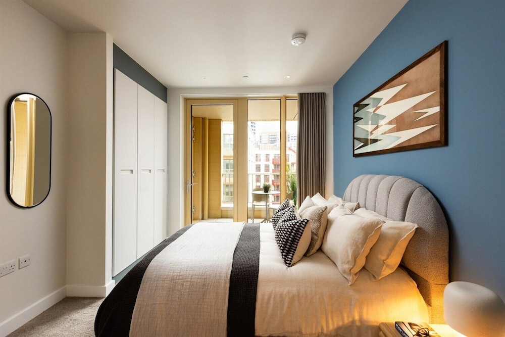 Charles Hope London Battersea 44/74