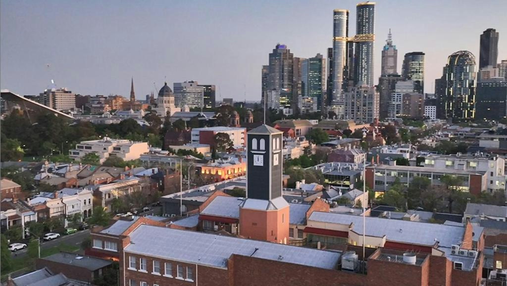 Carlton Clocktower Apartments 58/63
