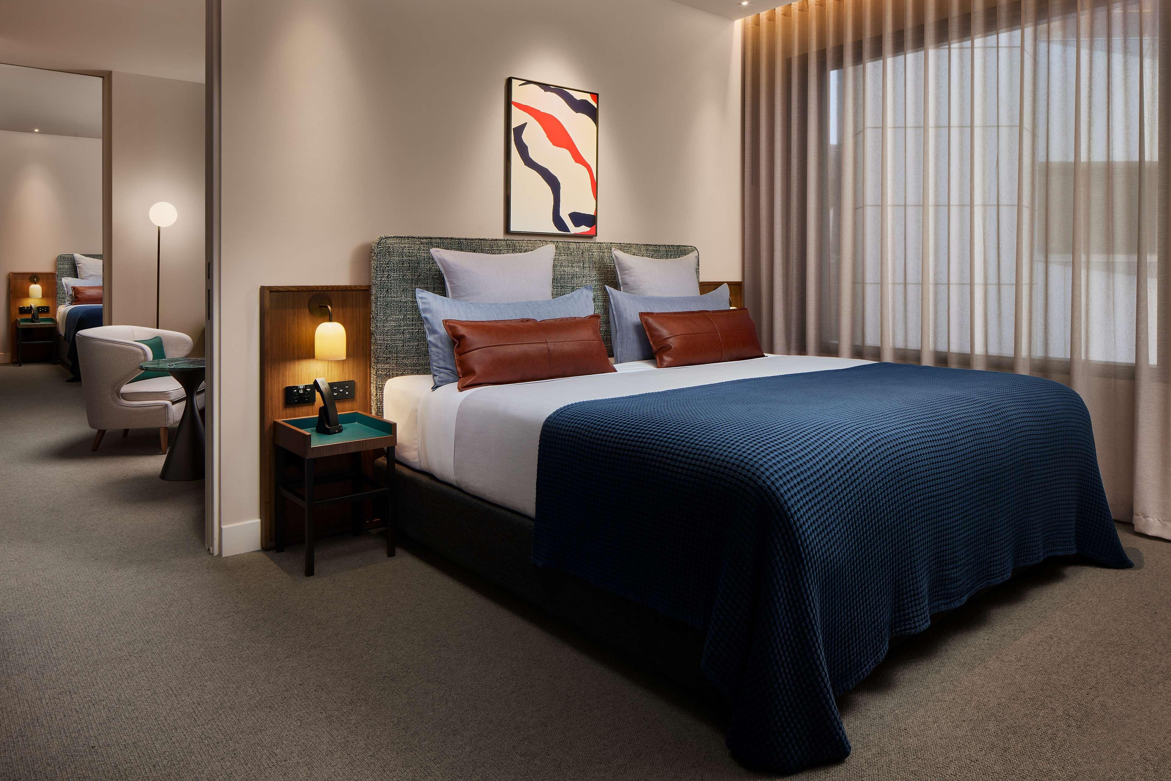 2 BEDROOMS, CLUB, EXECUTIVE, SUITE, KING BED