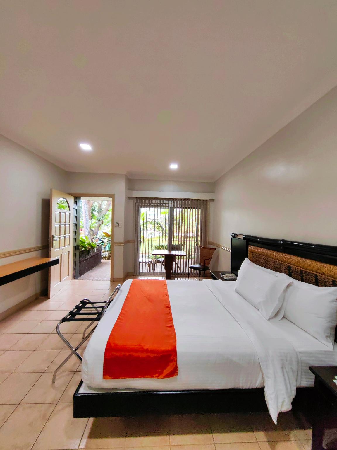 Room at Batangas Country Club, BATANGAS