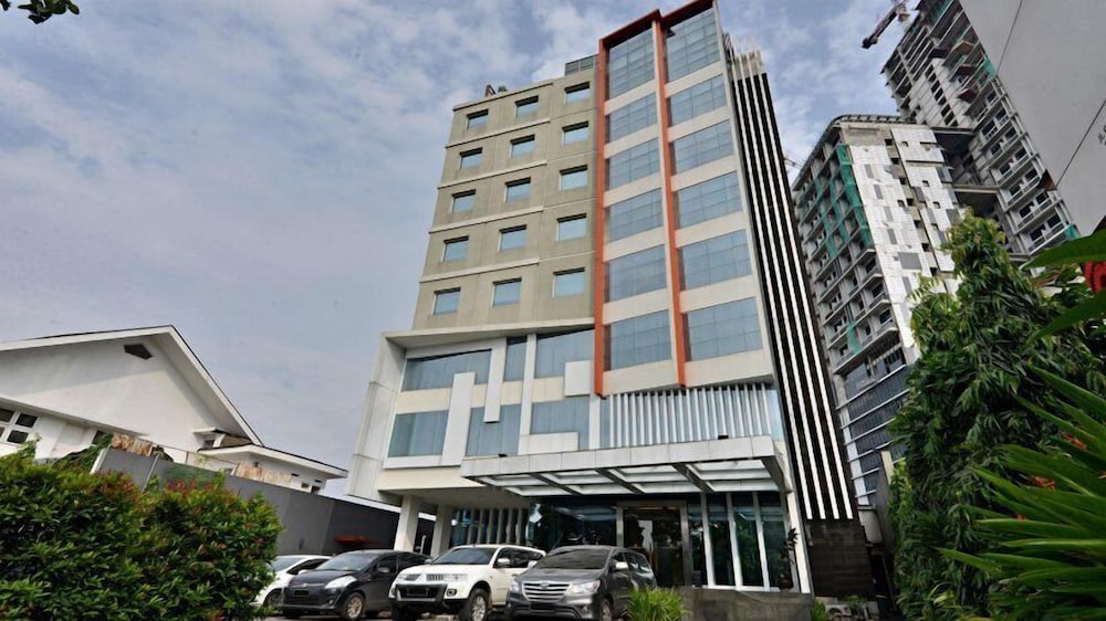 V HOTEL JAKARTA 2/45