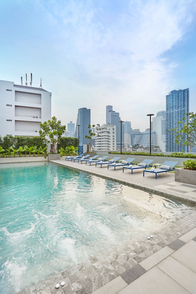 The Quarter Phromphong By Uhg 44/50