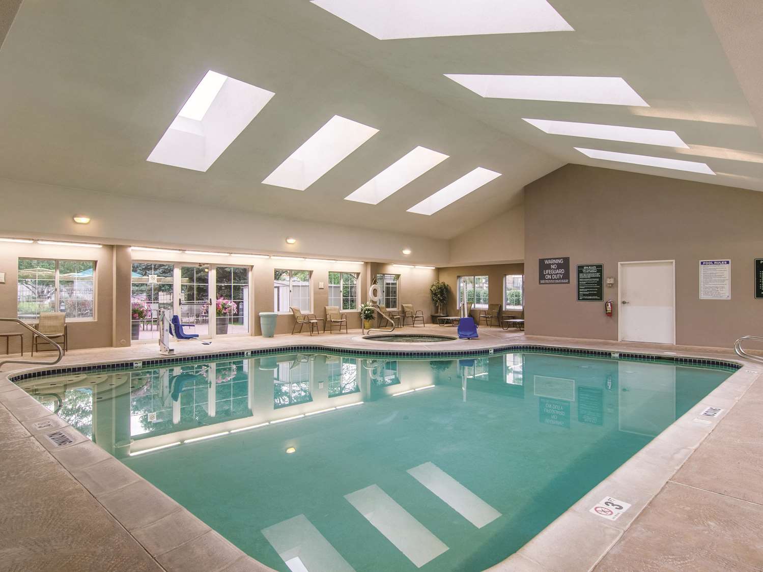 La Quinta Inn & Suites by Wyndham Denver Airport DIA 19/43