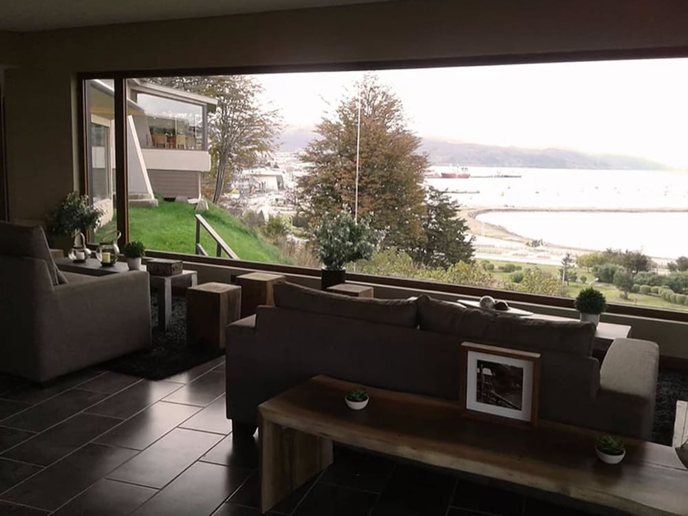 LAS LENGAS HOTEL 45/60