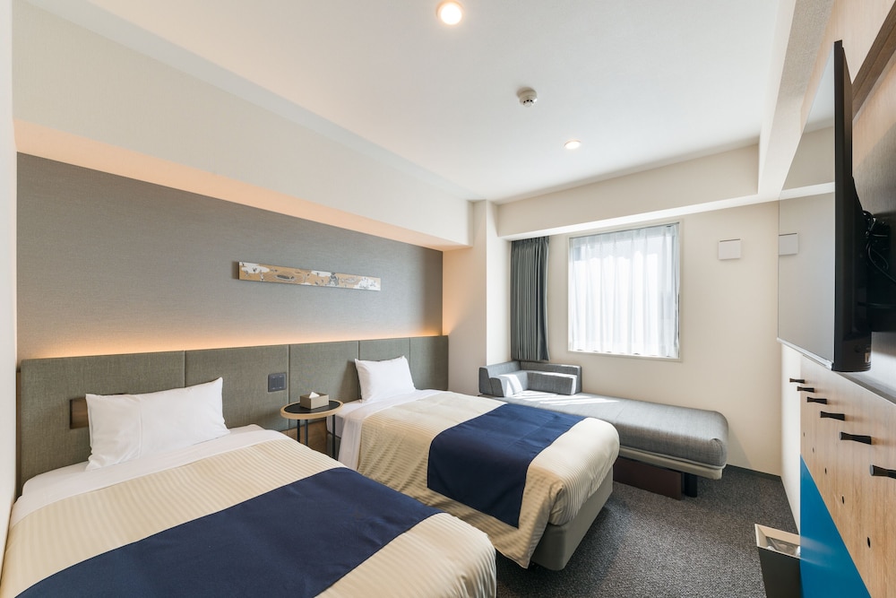 Deluxe, Twin Beds, Sofa