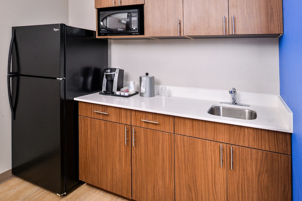 Holiday Inn Express Suites Siloam Springs 49/57