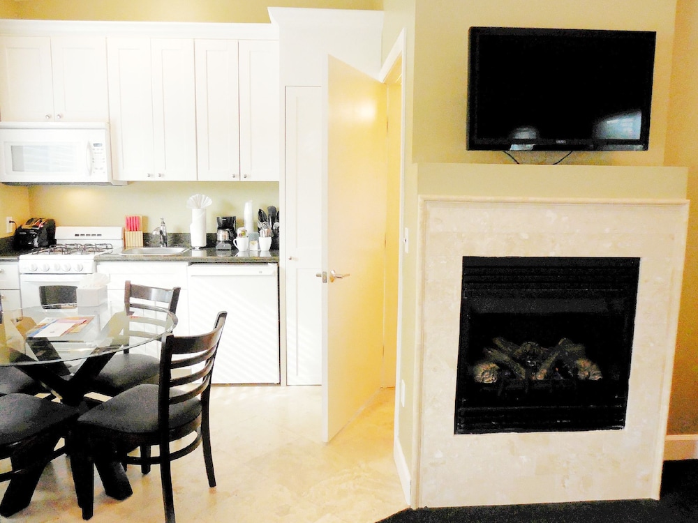 Sea Breeze Inn And Cottages 49/75