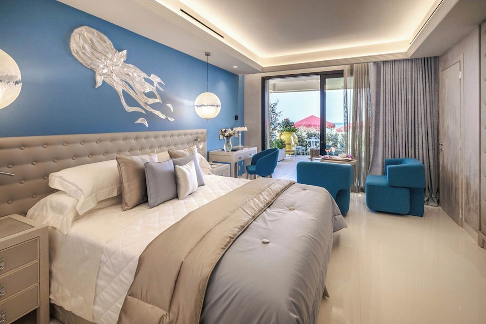 Cala Beach Resort 11/65
