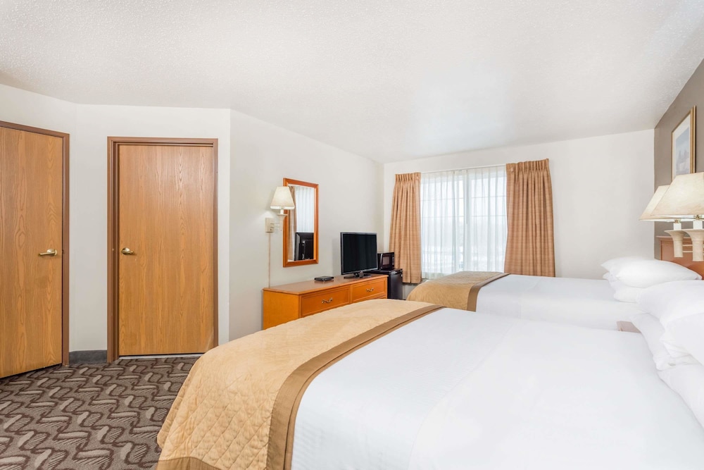 Wyndham Garden Madison Fitchburg 16/69