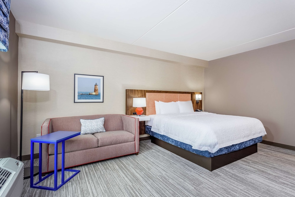 Hampton Inn & Suites Kittery-Portsmouth 15/45
