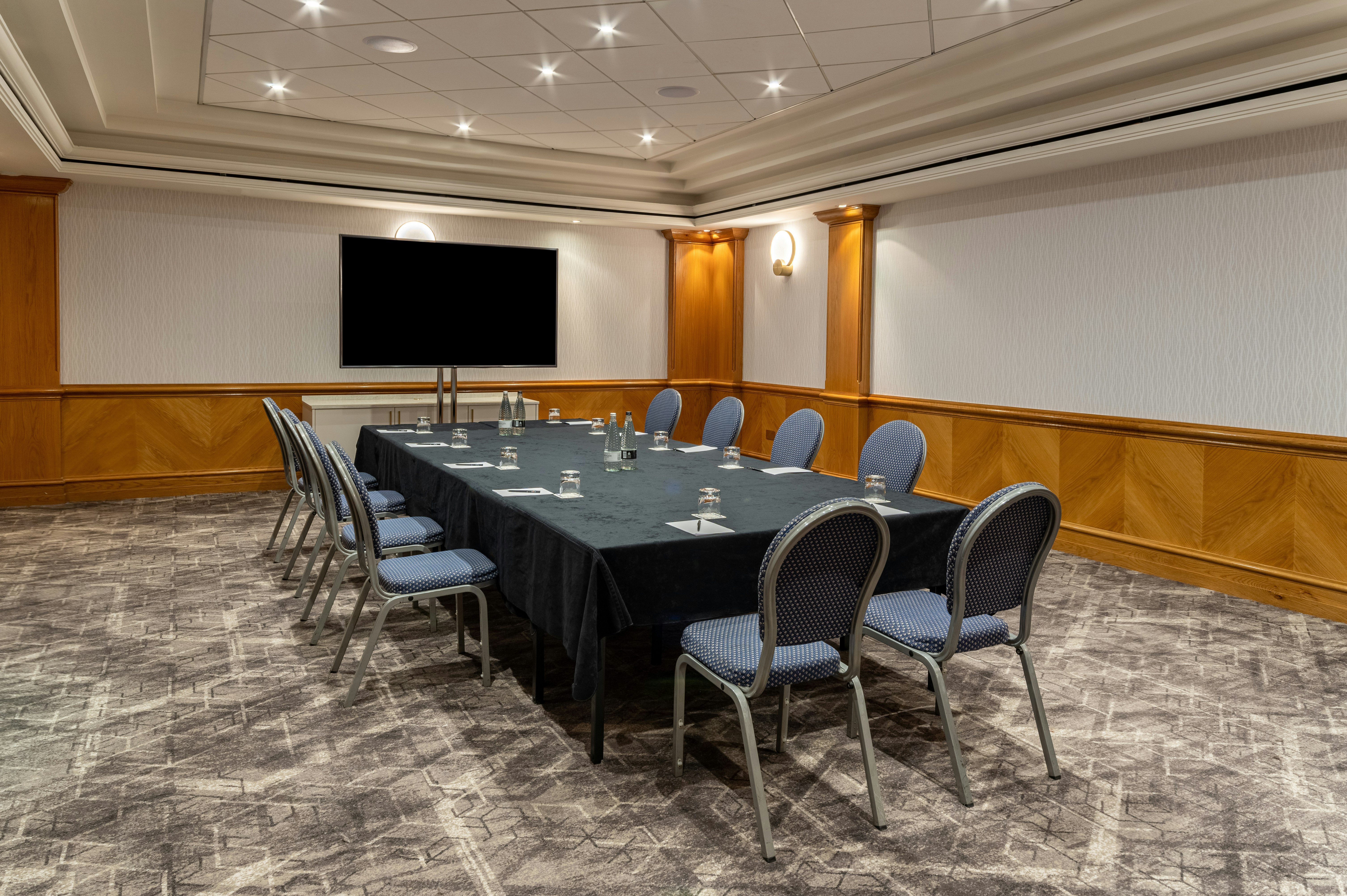 Hilton Birmingham Metropole 62/78
