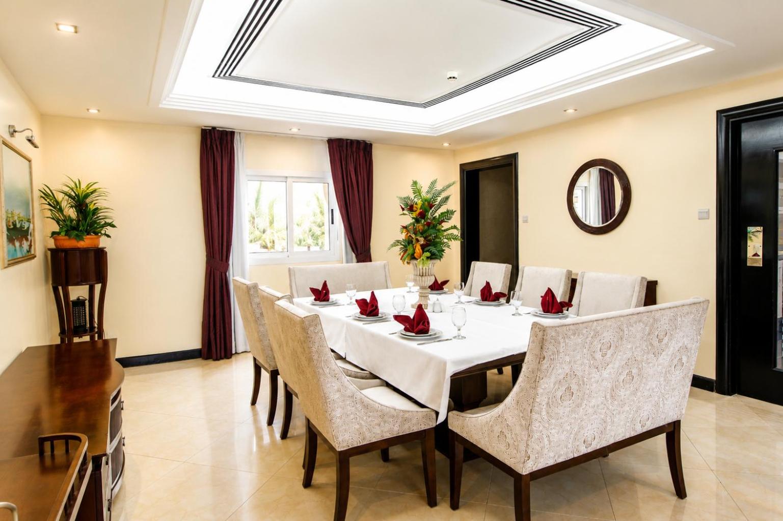 Royal Beach Hotel & Resort 39/50