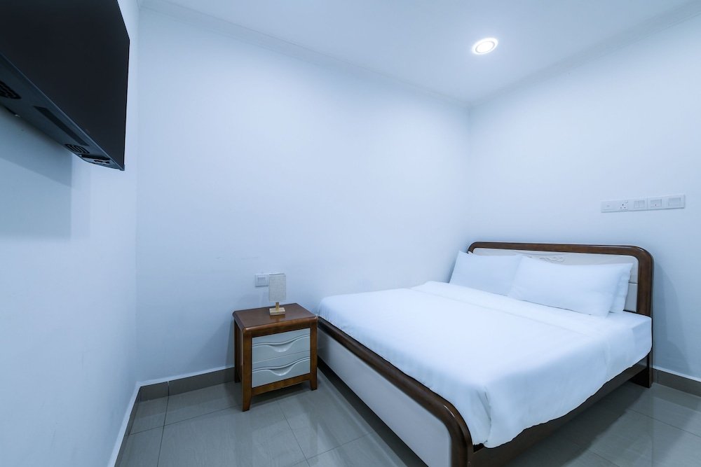 Capital O 90543 Sp Star Hotel 39/53
