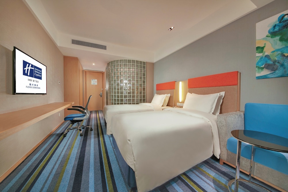 Standard, Twin Beds, Extra Floor Space