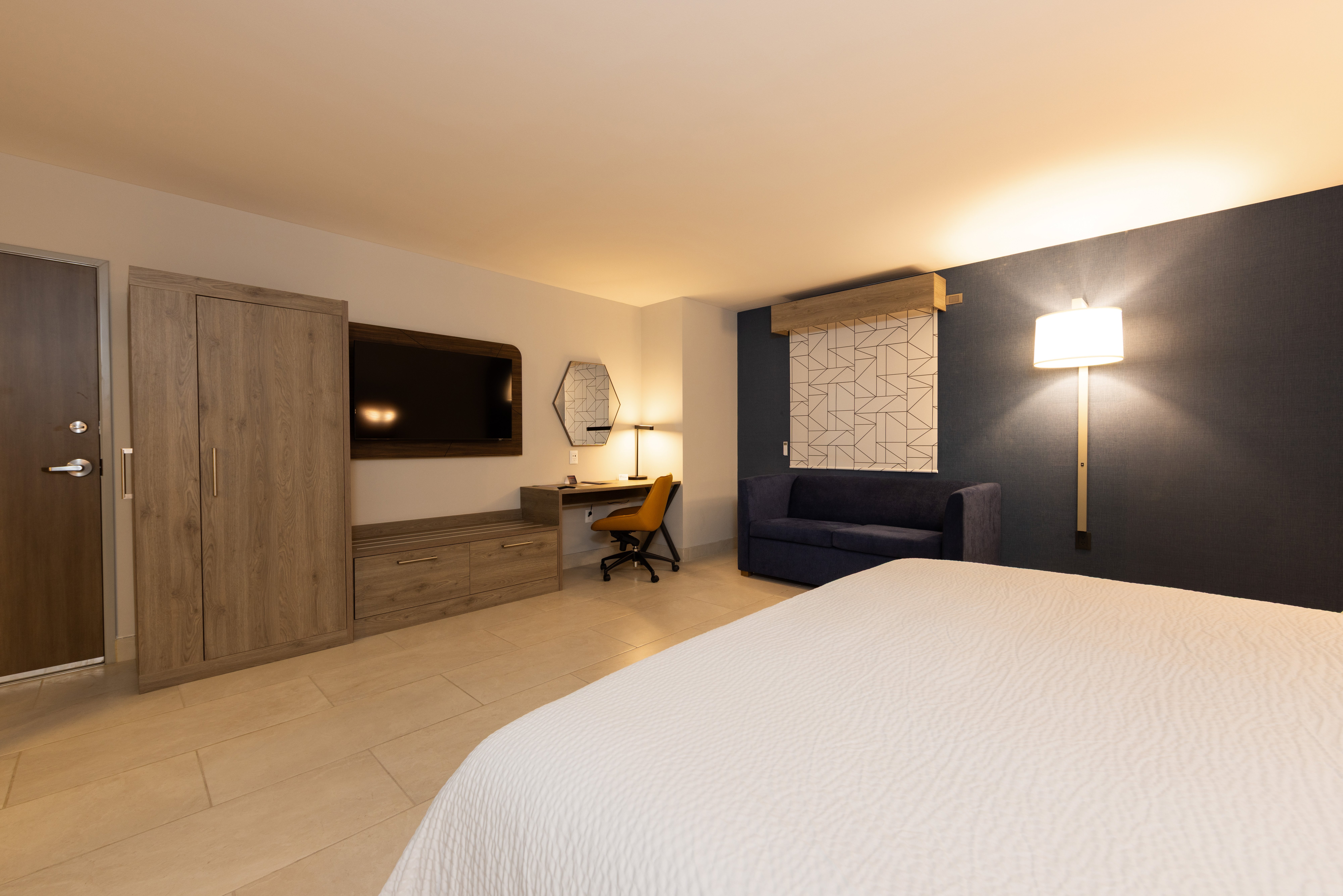 Standard, King Bed, Lagoon View