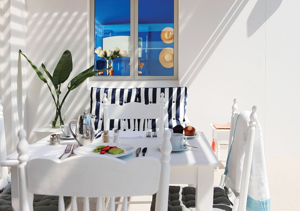 One Marine Drive Boutique Hotel 64/73