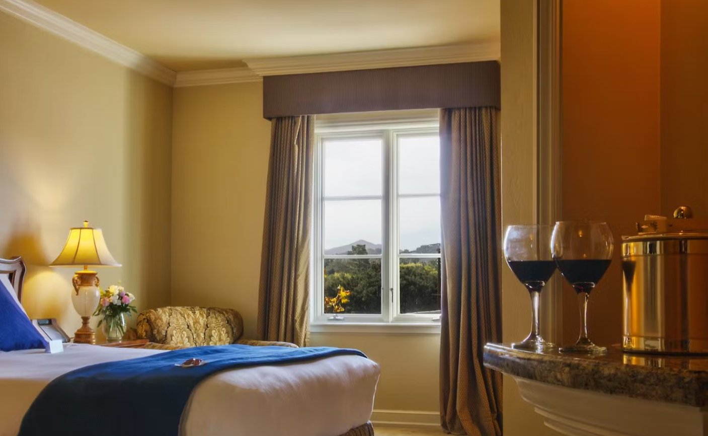 Carlton Hotel 10/60
