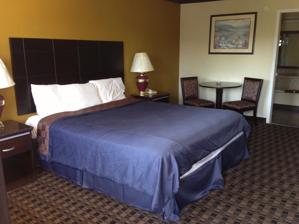 Del Amo Inn 8/26