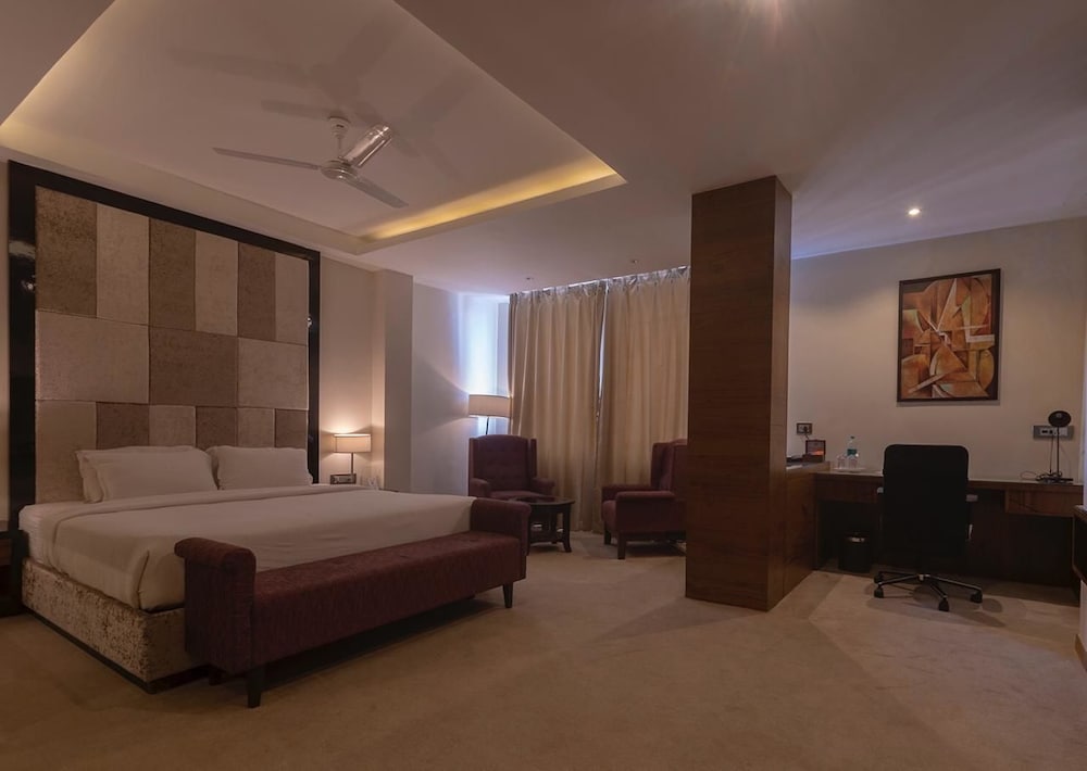 HOTEL SURENDRA VILAS 13/50