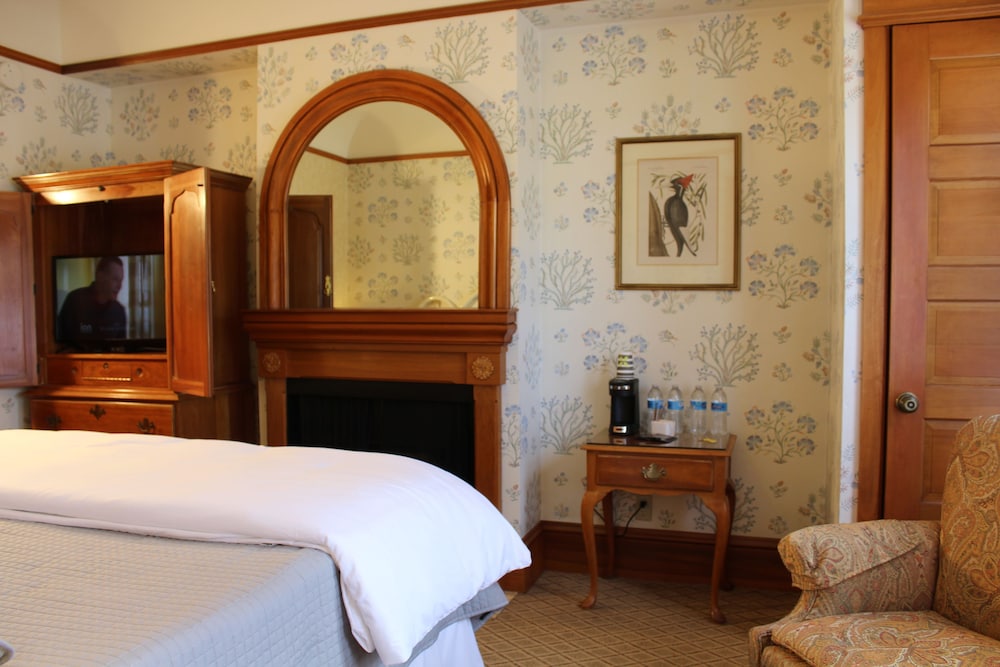 Pacific Grove Inn 11/79