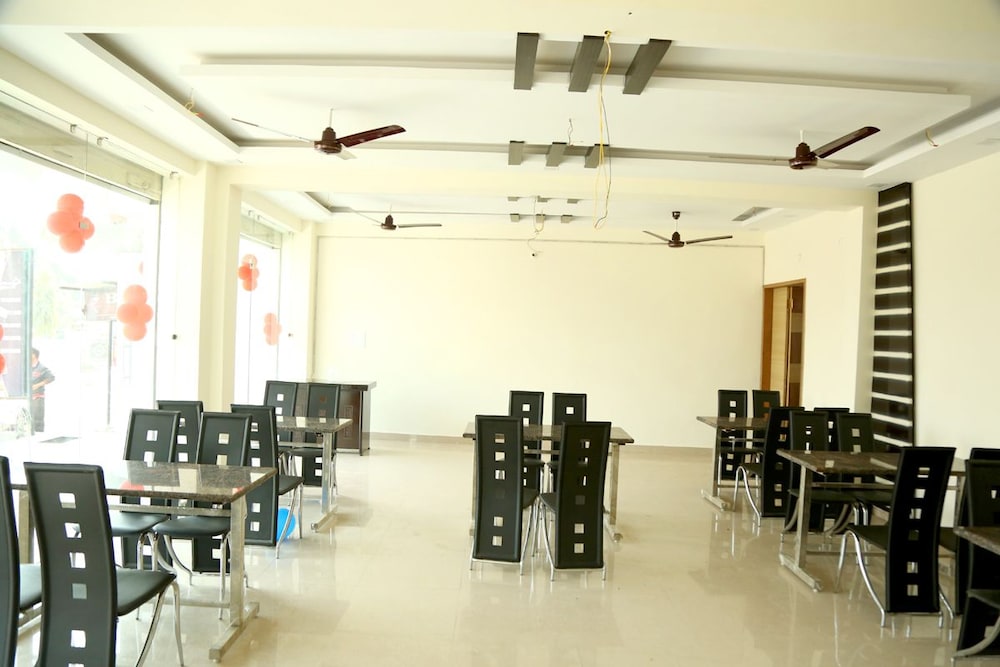 Hotel Kss Inn 24/32