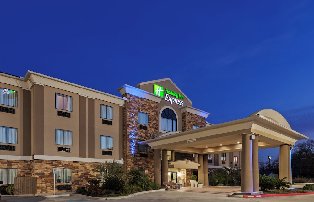 Holiday Inn Express Hotel And Suites Cleveland 3/55