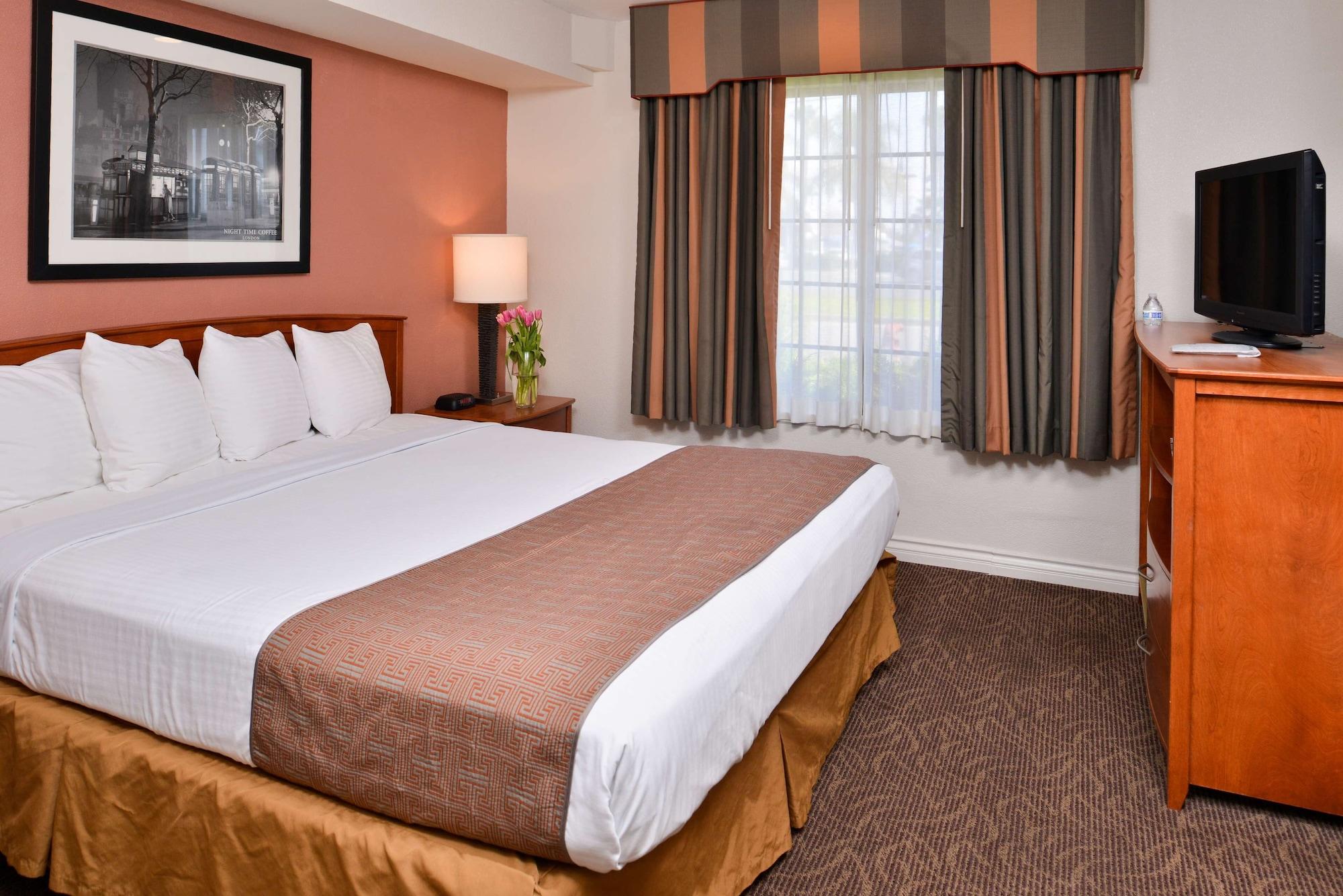 Suite, Multiple Beds, Large