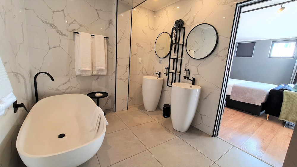 The Westford Hotel, Sandton(Formerly Pembury Plaza) 44/50