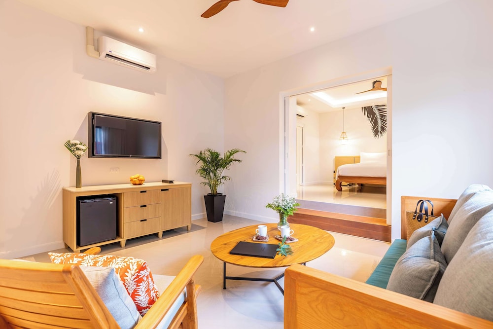 Outrigger Surin Beach Resort 53/74