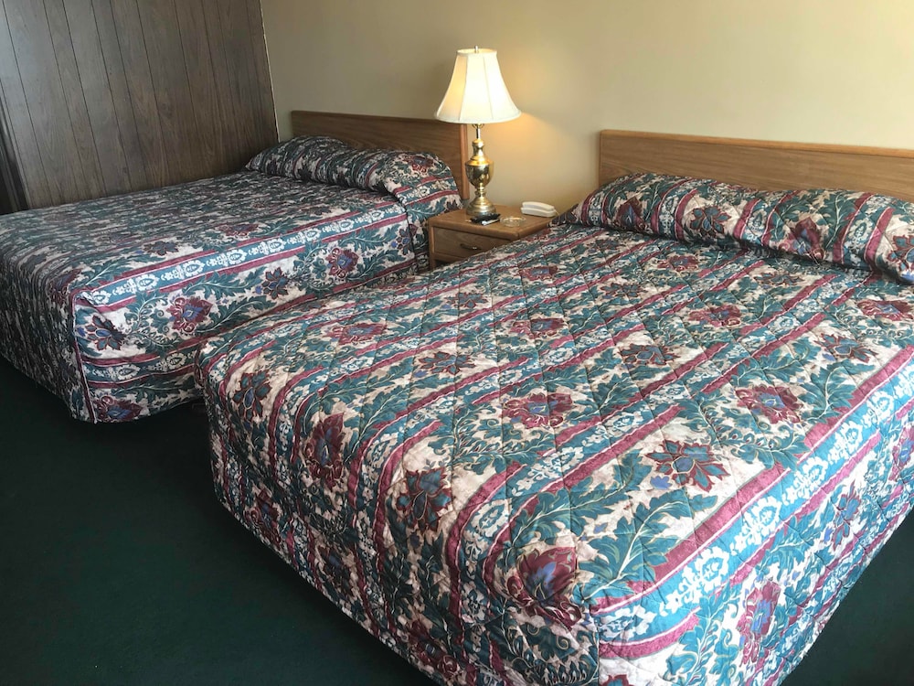 Budget Host Village Inn 4/22