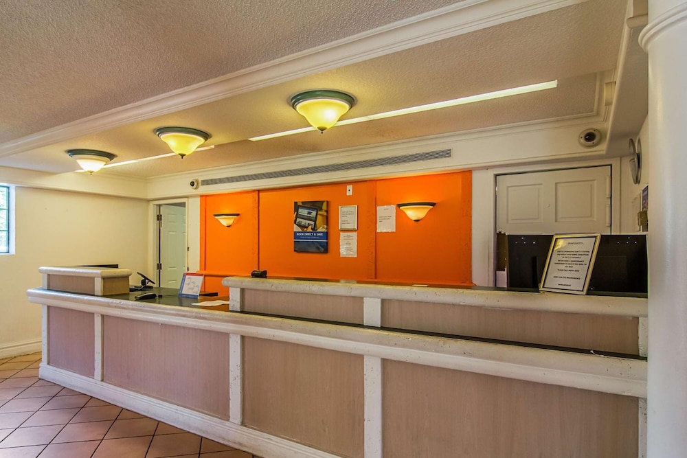 Motel 6 Jacksonville Fl Airport Area South 14/60