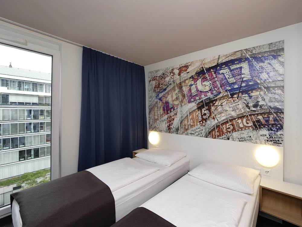 ROOM, TRIPLE
