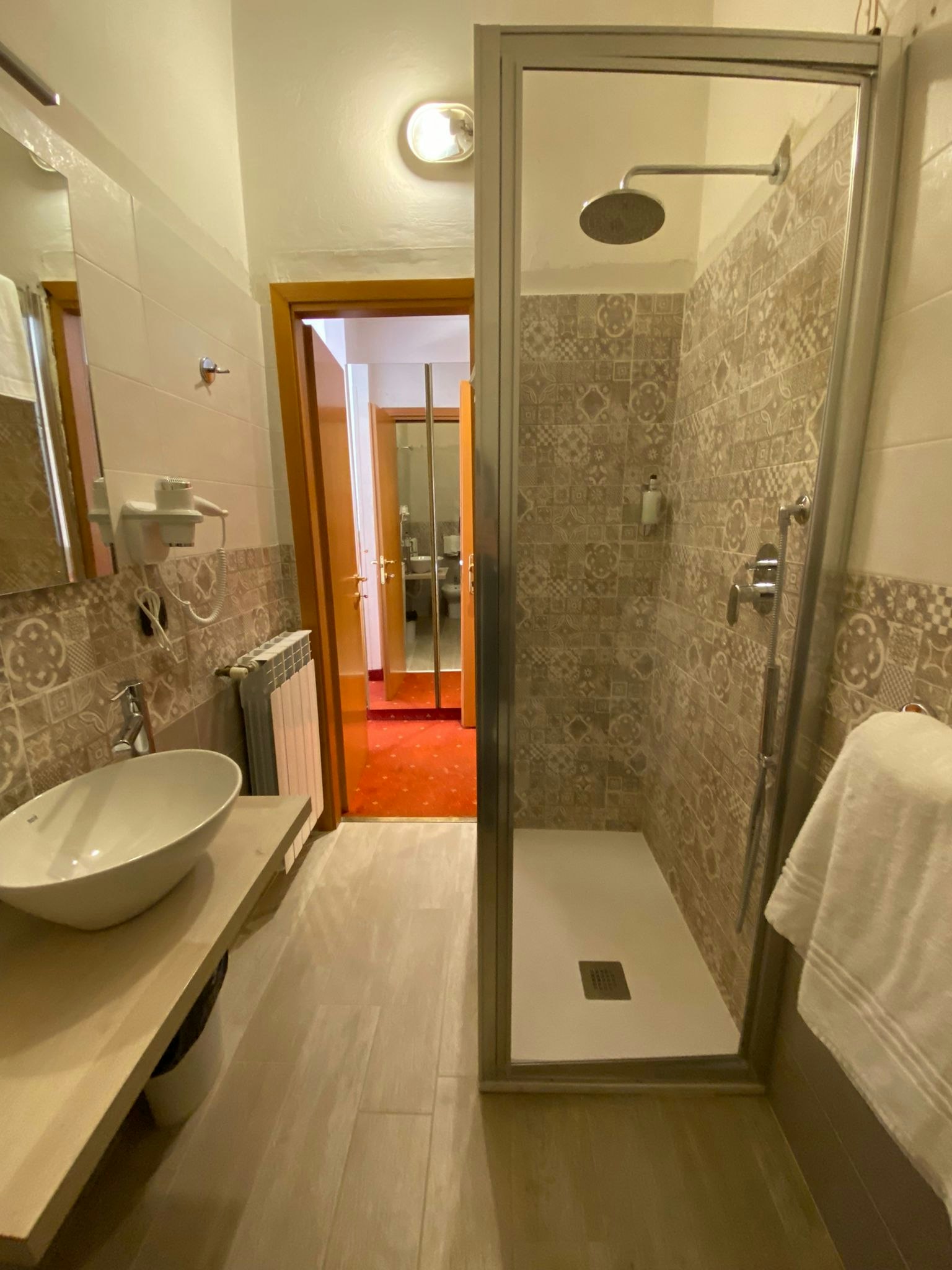 Euro Hotel 37/38
