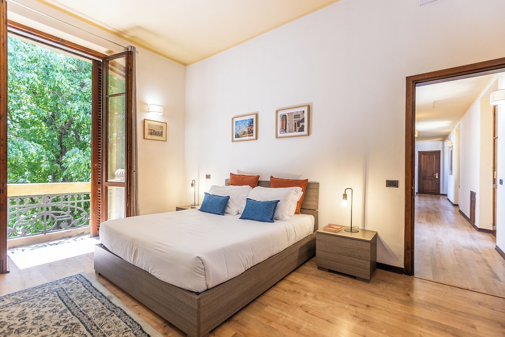Rental In Rome Rosselli Palace Deluxe 4 Apartment 12/49