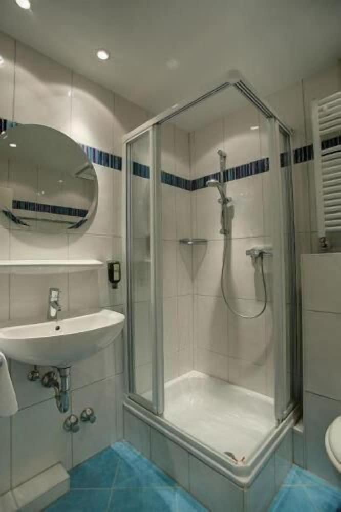 Hotel Rheinland 34/36