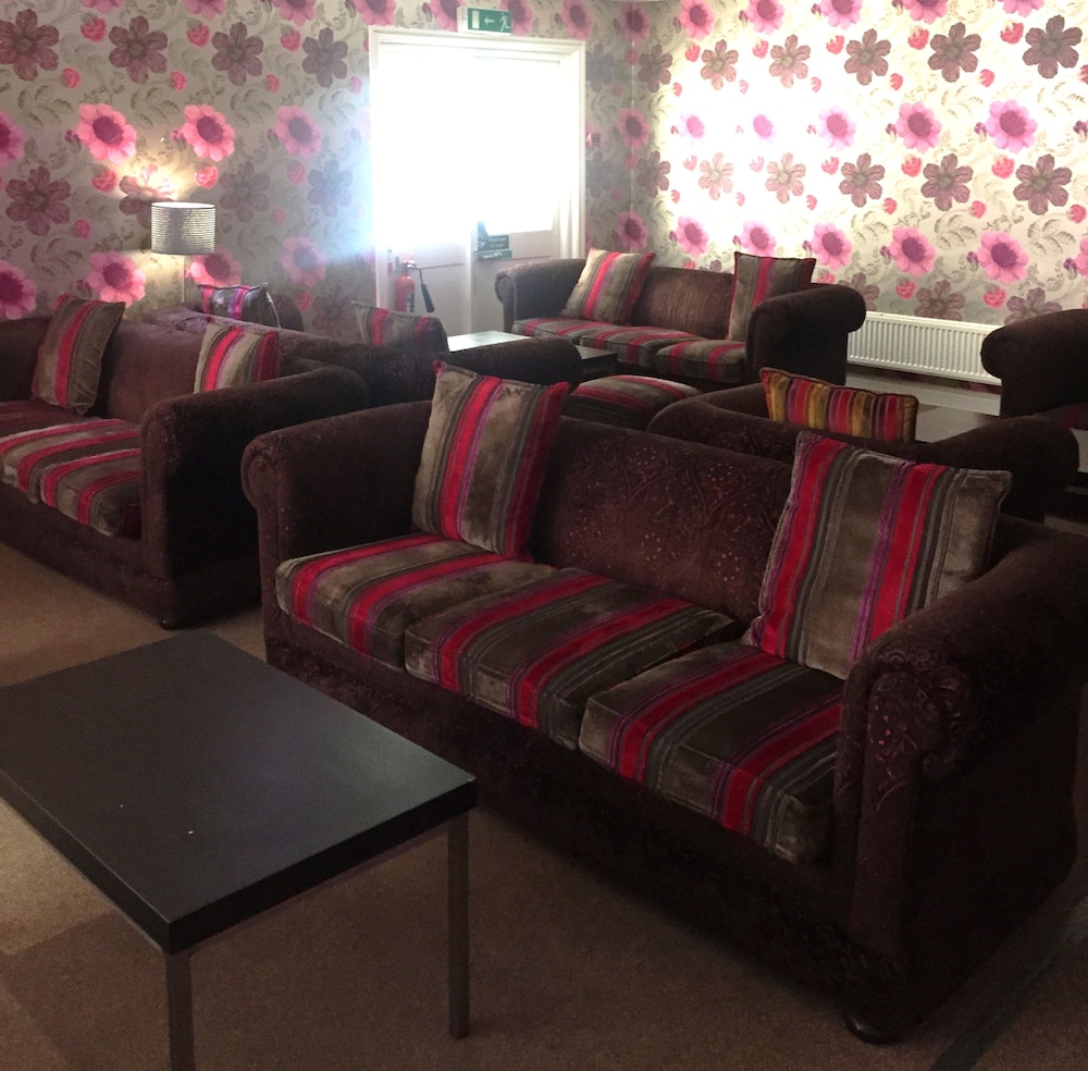Dalmeny Resort Hotel 34/38