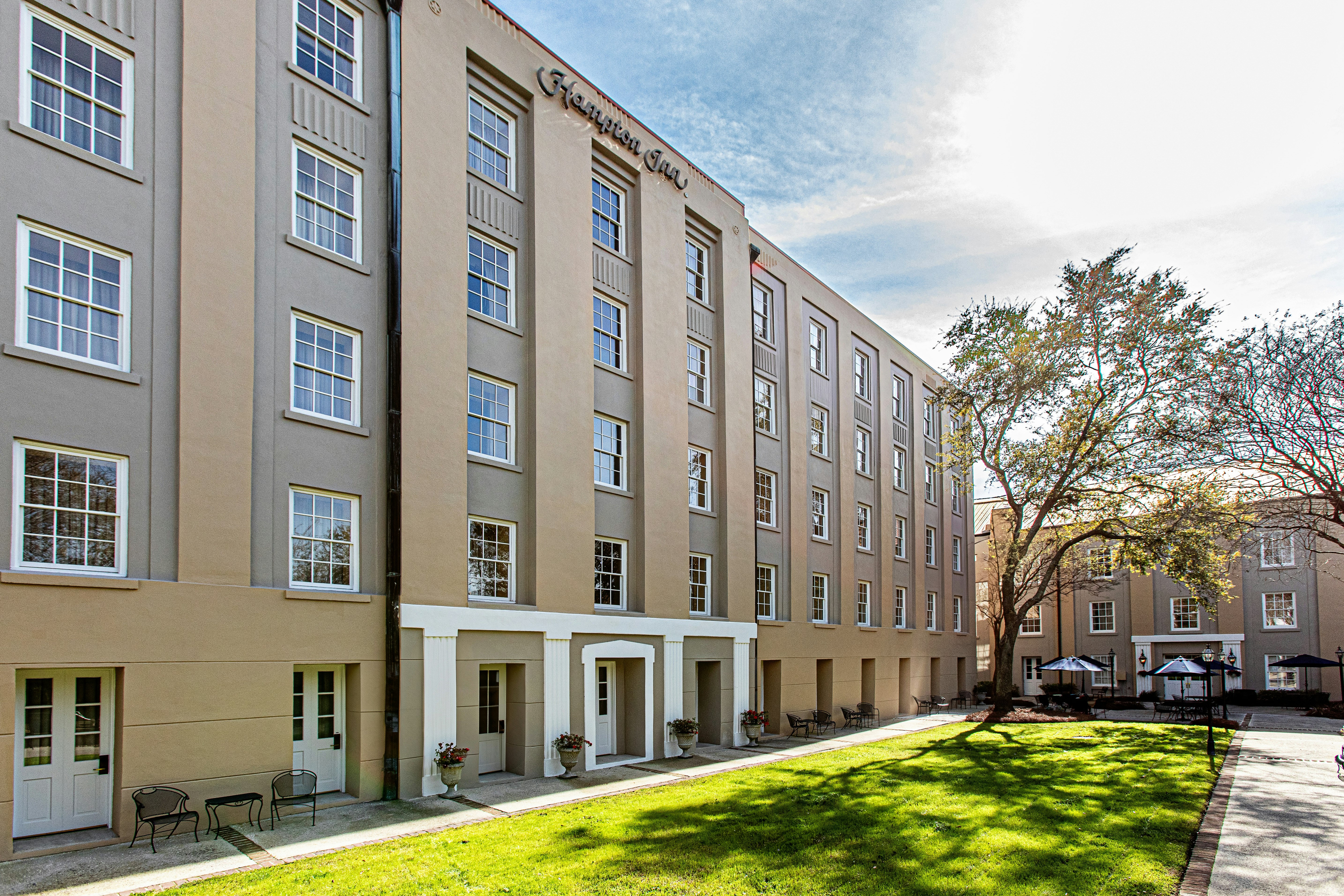Hampton Inn Charleston Historic District 55/61