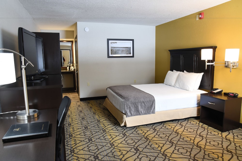 Best Western Of Harbor Springs 15/35