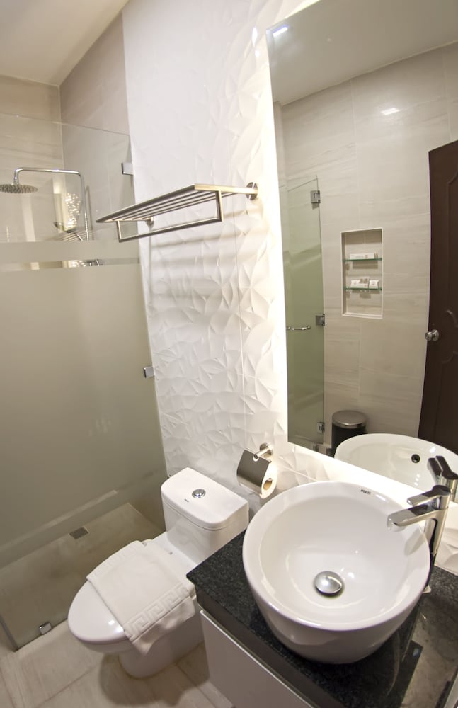 Vigan Plaza Hotel 66/71