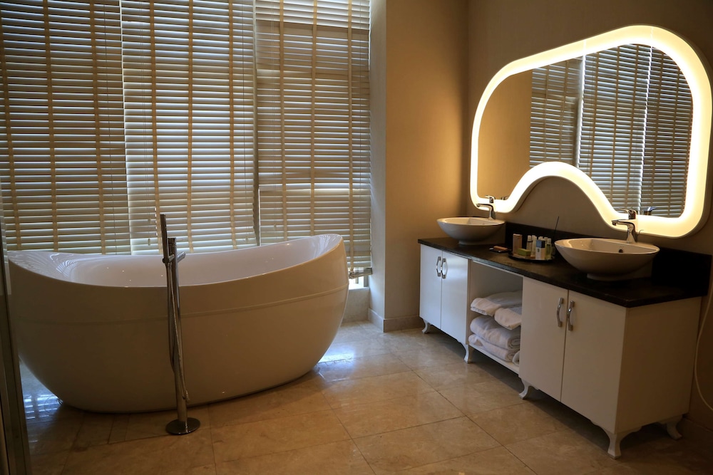 DOUBLETREE BY HILTON HOTEL ISTANBUL - TUZLA 20/54