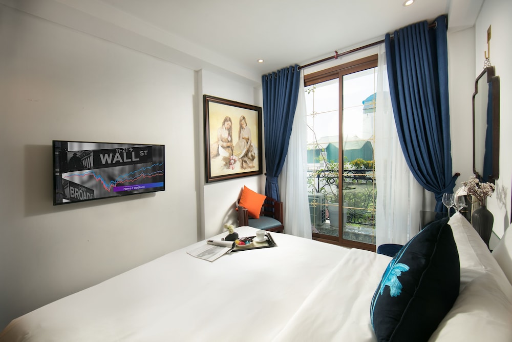 EXECUTIVE, DOUBLE OR TWIN BED